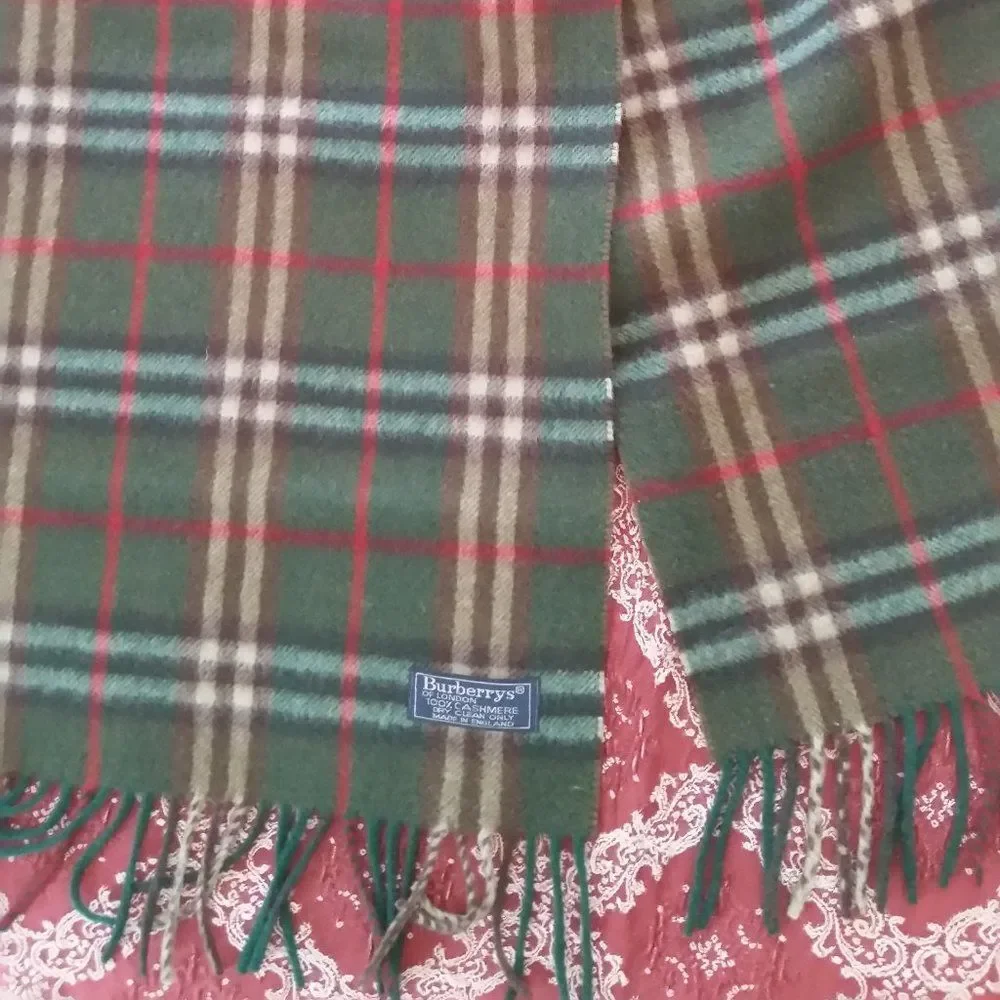 Burberry cashmere scarf unisex
